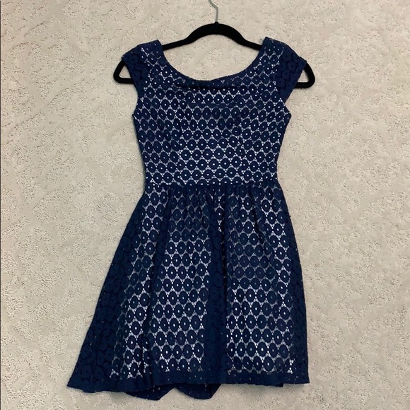 Dress - Picture 2 of 2